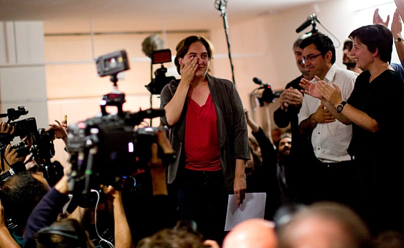 Archivo: Ada Colau, candidata del Frente Amplio, celebra la victoria de su candidatura en Barcelona en mayo de 2015.
