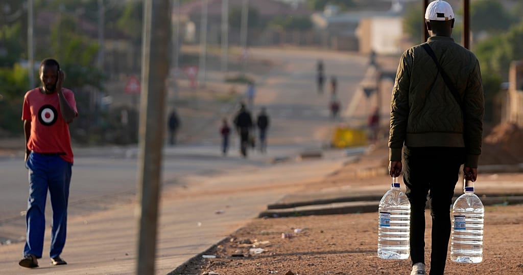 More than 500 people ill in South Africa as water quality questioned