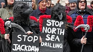Arrêt sur images du 22 octobre 2026 : manifestation à Londres contre un nouveau forage gazier