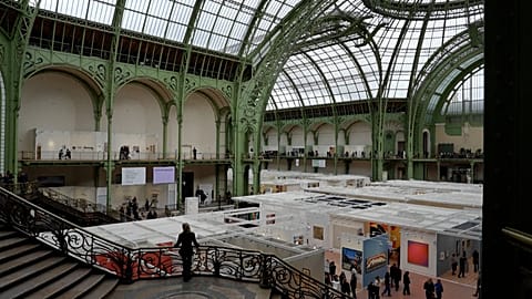 França: artistas e colecionadores reúnem-se na Art Basel Paris apesar de protestos