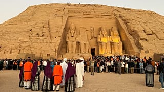 Égypte : le soleil illumine le visage de Ramsès II à Abou Simbel