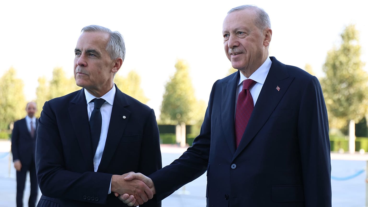 Cumhurbaşkanı Recep Tayyip Erdoğan, Türkiye’ye resmî ziyarette bulunan Kanada Başbakanı Mark Carney’i Cumhurbaşkanlığı Külliyesi’nde resmî törenle karşıladı.