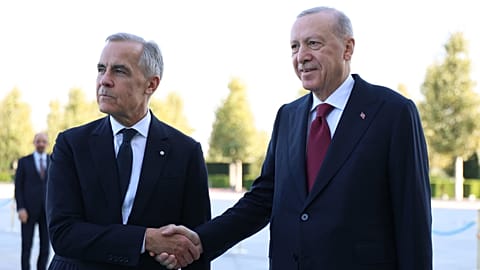 Cumhurbaşkanı Recep Tayyip Erdoğan, Türkiye’ye resmî ziyarette bulunan Kanada Başbakanı Mark Carney’i Cumhurbaşkanlığı Külliyesi’nde resmî törenle karşıladı.