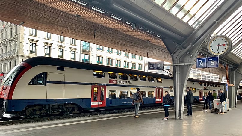 Der Züricher Hauptbahnhof macht den ersten Platz im europaweiten Bahnhofsranking. Hier hat ein Zug durchschnittlich nur eine Minute Verspätung.