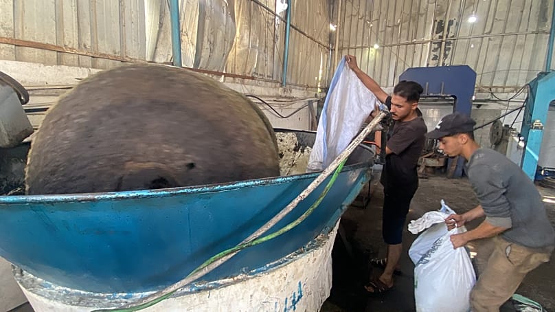 معصرة زيتون وسط قطاع غزة