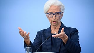 FILE. ECB President Christine Lagarde addresses the media during a press conference in Berlin, Germany, 10 Sept. 2026