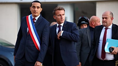 Emmanuel Macron avec le maire de Trappes Ali Rabeh le 23 octobre 2026.