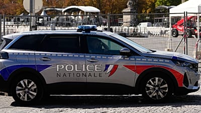 Αστυνομικό όχημα στο Παρίσι