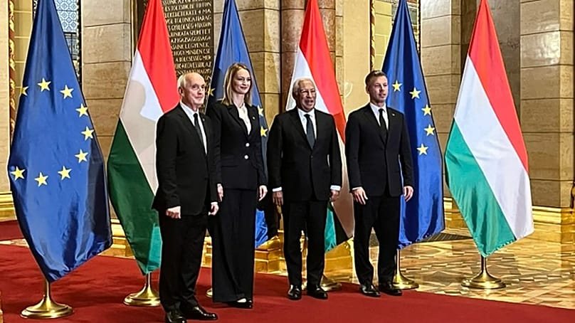 Baka András, Forsthoffer Ágnes, António Costa és Magyar Péter a parlamentben 2026. október 23-án