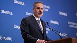 Hakan Fidan, 23 Ekim 2026 günü toplantı esnasında konuşurken görüntüleniyor
