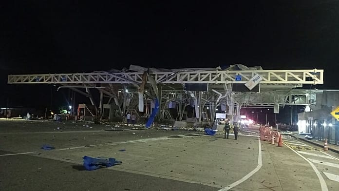 4 mujeres resultan heridas por la explosión de un coche bomba en un peaje en el este de Colombia