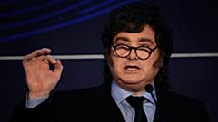 رئيس الأرجنتين خافيير ميلي يلقي خطابا في باريس، الخميس الأول من أكتوبر 2026. (صورة "AP"/تيريزا سواريز)