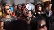ARQUIVO, 16 de março de 2026, jovem numa manifestação contra as propinas universitárias e em defesa de mais residências para estudantes, em Lisboa.