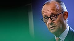 Kanclerz Niemiec Friedrich Merz zabiera głos podczas konferencji prasowej na szczycie UE w Brukseli w piątek, 16 października 2026 roku.
