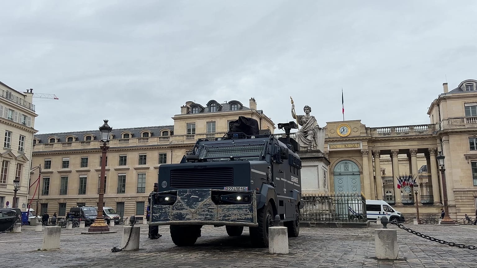 France deploys Centaure armoured vehicles