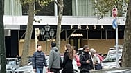 Brussels' luxury shops board up to prevent looting, 24/10/2026