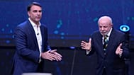 Prezydent Brazylii Luiz Inácio Lula da Silva (z prawej) i  kandydat na prezydenta, senator Flavio Bolsonaro w telewizyjnej debacie prezydenckiej, 18 października 2026 r. 