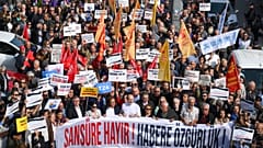 İstanbul dahil 10 şehirde binlerce kişi basın özgürlüğü talebiyle eylemler düzenledi.