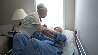 رجل مصاب بمرض الزهايمر