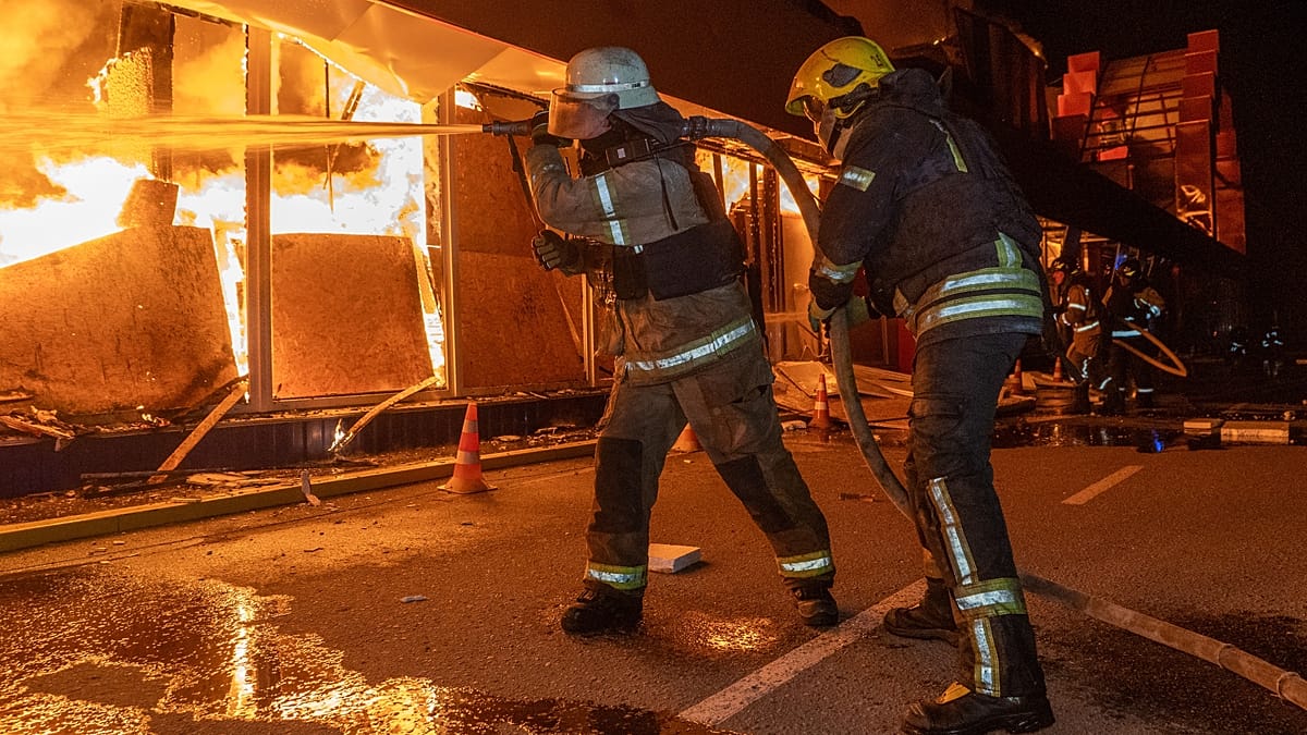 Russian strikes on Ukraine kill four and injure 28, authorities say