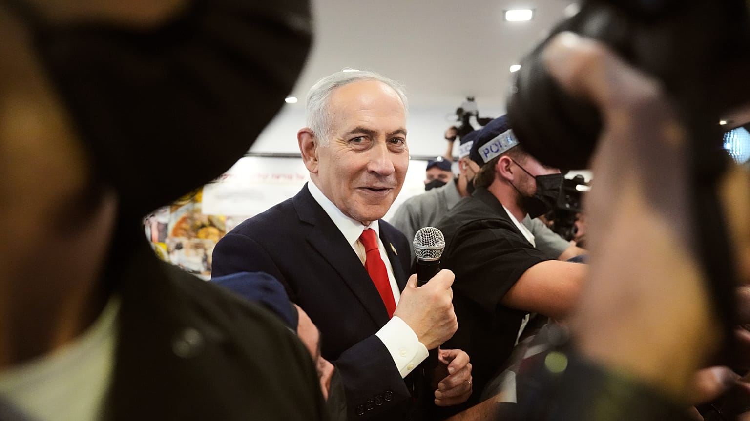 رئيس الوزراء الإسرائيلي بنيامين نتنياهو خلال لقاء انتخابي في تل أبيب، 22 أكتوبر 2026.
