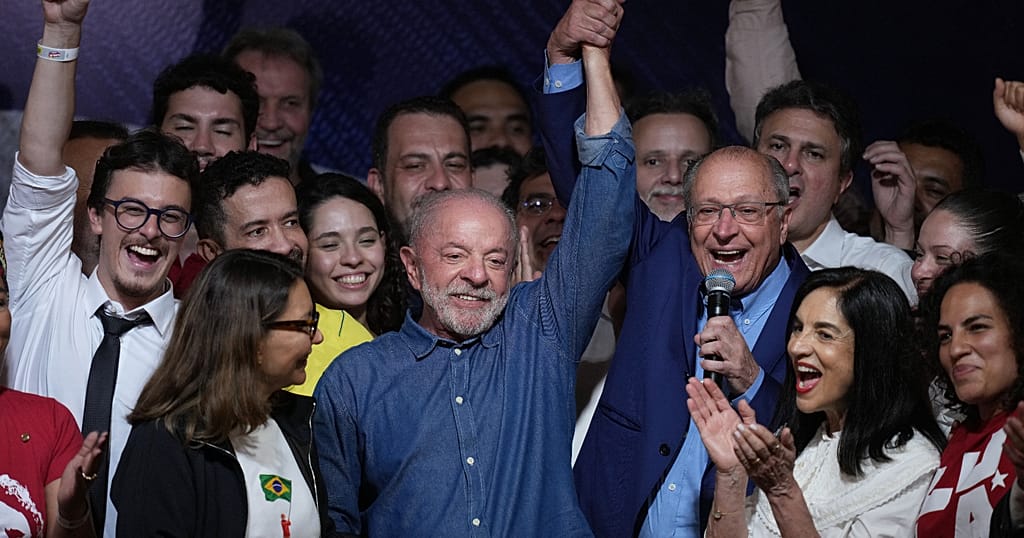 Brésil : Lula remporte un quatrième mandat, Bolsonaro conteste les résultats