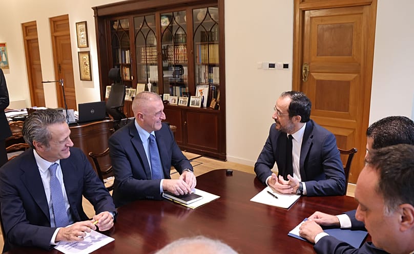 Ο Γκουίντο Μπρούσκο με τον πρόεδρο της Κυπριακής Δημοκρατίας