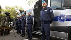 Frontex Daimi Birliği üyeleri, 2023'te Kuzey Makedonya'daki Frontex Ortak Operasyonu'nun resmi açılışında sıraya dizilmiş halde.