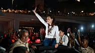 La líder de la oposición venezolana y Premio Nobel de la Paz, María Corina Machado, llega a Caracas, el domingo 25 de octubre de 2026.