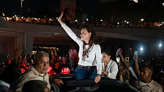 La líder de la oposición venezolana y Premio Nobel de la Paz, María Corina Machado, llega a Caracas, el domingo 25 de octubre de 2026.