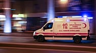 Antalya'nın Kepez ilçesinde bir inşaat alanında meydana gelen hortum, iki işçi konteynerini parçaladı, kule vinci devirdi.