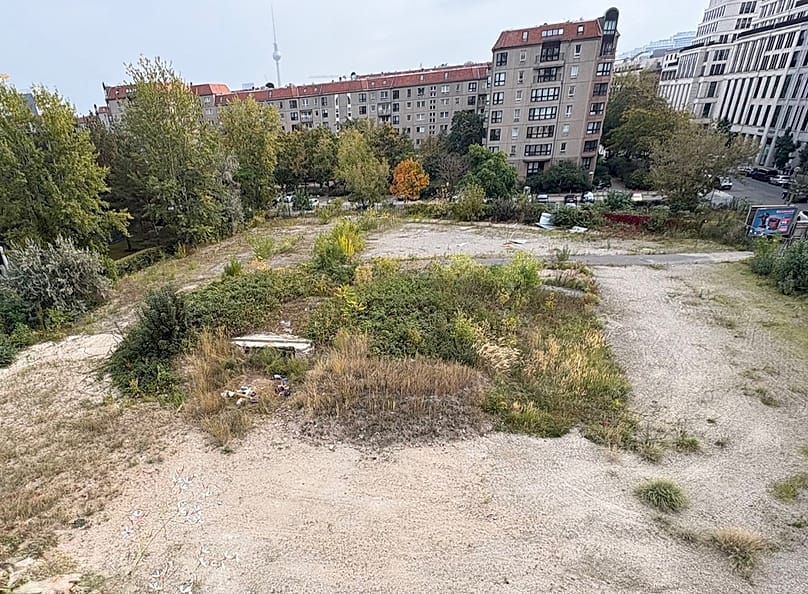 Luftbild des Geländes über dem Bunker, Oktober 2026   