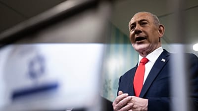 رئيس الوزراء الإسرائيلي بنيامين نتنياهو يتحدث إلى الإعلام بعد الإدلاء بصوته في القدس، الثلاثاء 27 أكتوبر 2026. 