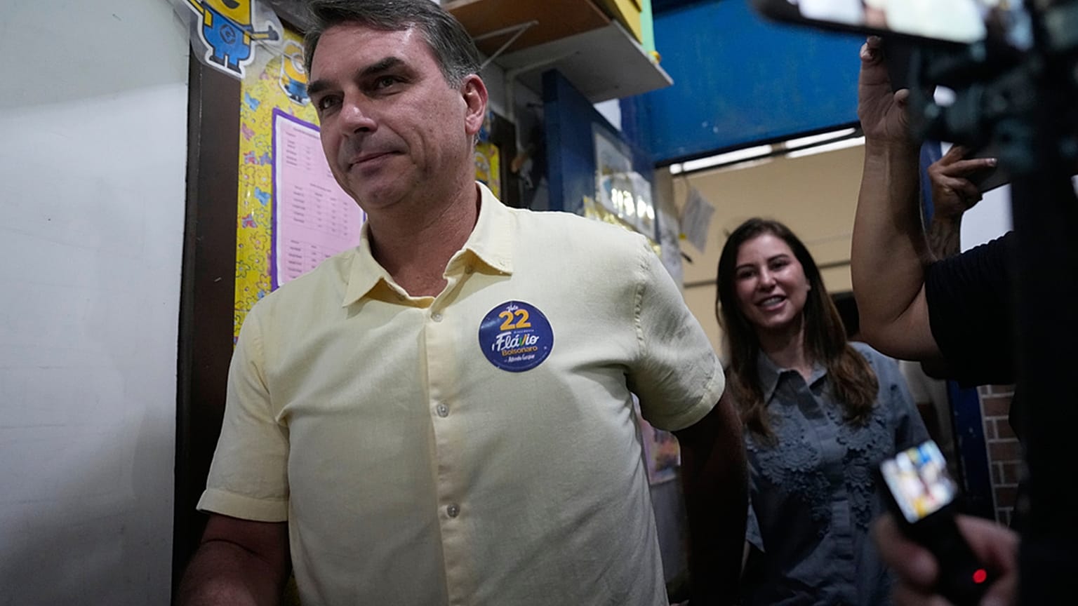 Flávio Bolsonaro a szavazóhelyiségben a brazil elnökválasztás második fordulójában, Rio de Janeiro, 2026. október 25.
