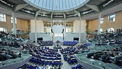Bundeskanzler Friedrich Merz spricht am Donnerstag, 11. Juni 2026, während einer Regierungserklärung im Plenarsaal des Bundestages in Berlin.