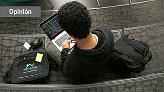 Estudiante usando su portátil (Liz Hafalia/San Francisco Chronicle via AP)