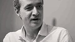 Yazar, editör ve çevirmen Cem Akaş