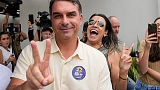 Brésil : Flavio Bolsonaro aurait fui vers l’Équateur après sa défaite électorale