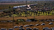 Los servicios de emergencia intervienen en el lugar de una colisión entre dos trenes en Urda, España, el miércoles 28 de octubre de 2026. 