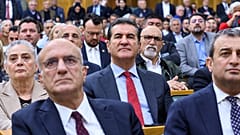 Mustafa Sarıgül, Özgür Özel'in TBMM grup toplantısında.