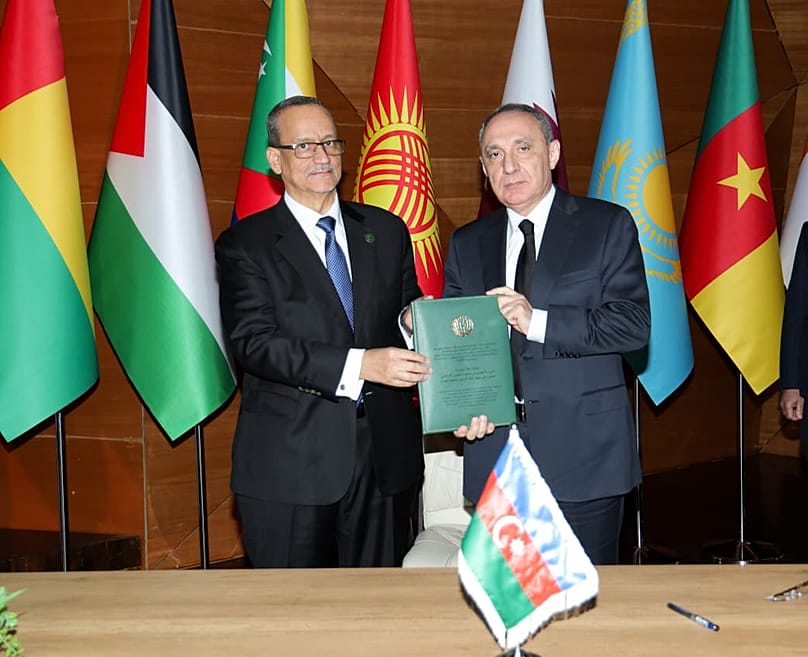 Azerbaijan signed the Makkah al-Mukarramah Convention. OIC Secretary-General H.E. Ismail Ould Cheikh Ahmed and Prosecutor General of the Republic of Azerbaijan Kamran Aliyev