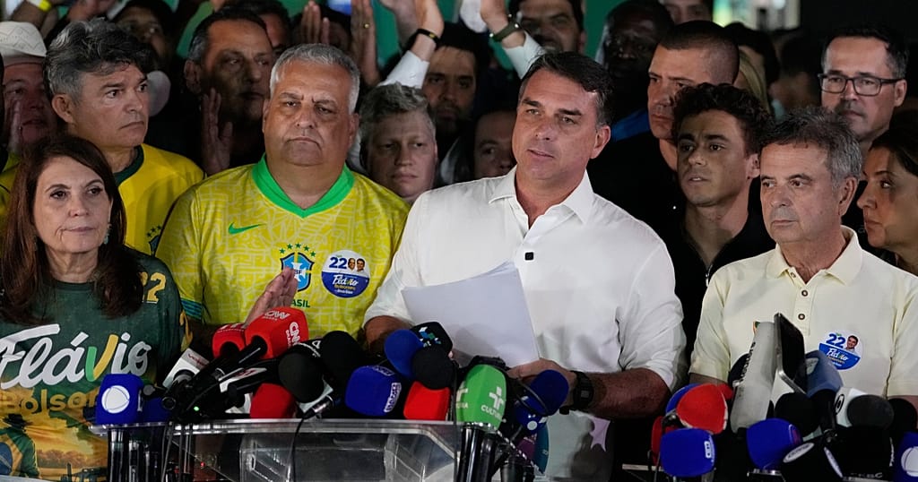 Brazil: Brazilians react to Flávio Bolsonaro’s departure