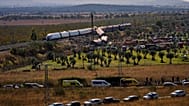 Les services de secours interviennent sur les lieux d’une collision entre deux trains à Urda, en Espagne, le mercredi 28 octobre 2026.