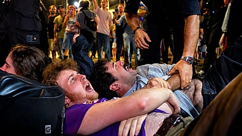 Η αστυνομία διέλυσε ακτιβιστές της αριστεράς που είχαν αποκλείσει δρόμους ζητώντας σχηματισμό κυβέρνησης από εβραϊκά και αραβικά κόμματα μετά τις εκλογές στο Ισραήλ.