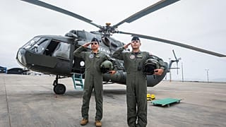 Helicóptero MI-17 que irá transportar o papa Leão XIV durante a sua visita ao Peru