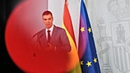 El presidente del Gobierno, Pedro Sánchez, habla durante una conferencia de prensa en el Palacio de la Moncloa, en Madrid, el 6 de octubre de 2026.