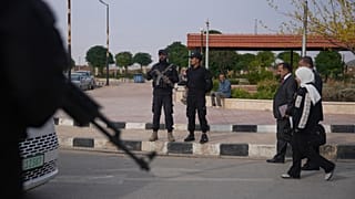 انتشار أمني بمحيط القصر العدلي بحلب، الخميس، تزامناً مع محاكمة علنية بقضية اشتباكات الساحل السوري الدامية في آذار 2025