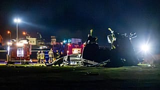 Rettungskräfte nach dem Hubschrauber-Absturz in Bosnien-Herzegowina