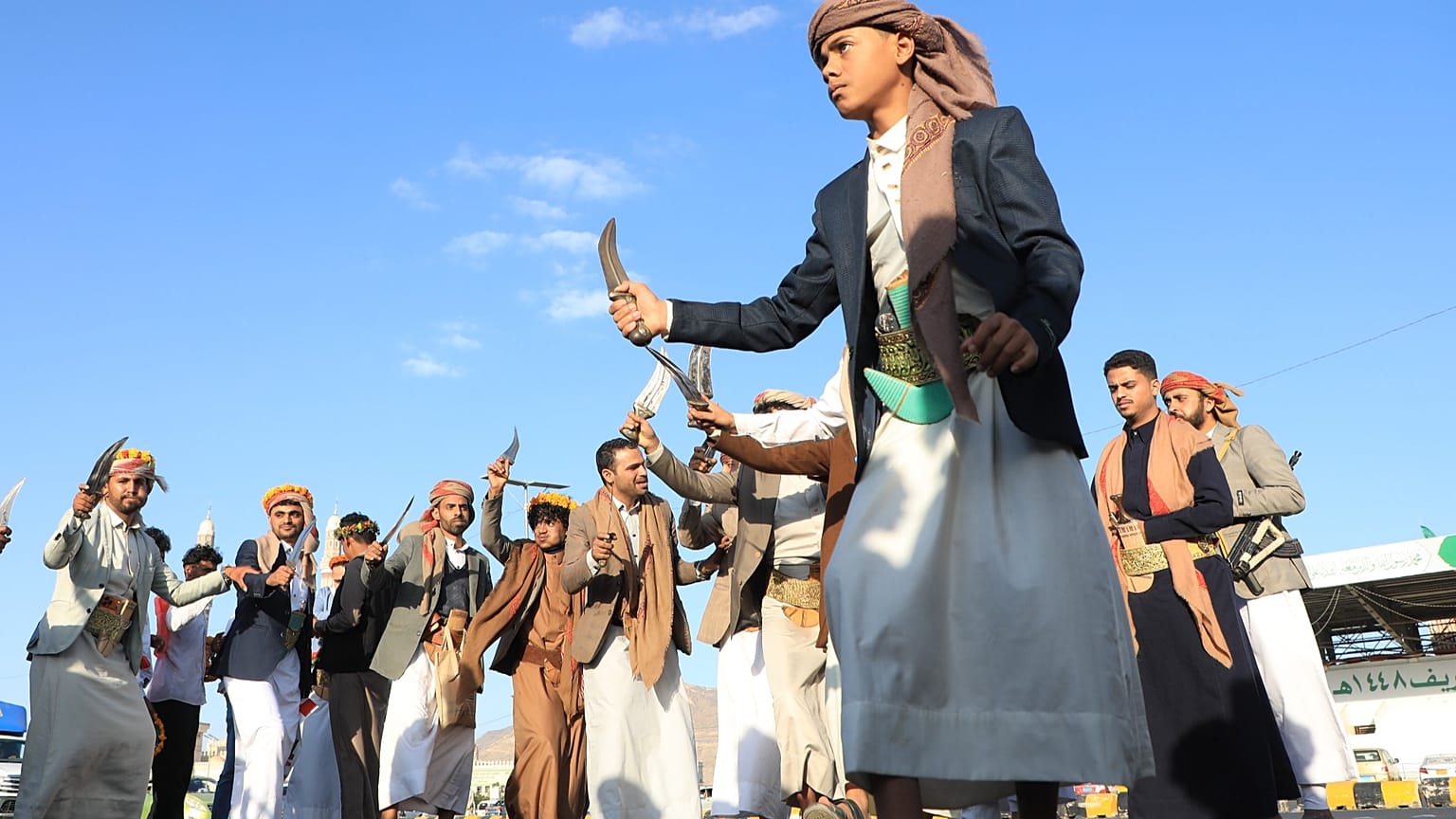 رجال يرقصون خلال حفل زفاف في صنعاء، اليمن، الجمعة 16 أكتوبر 2026.