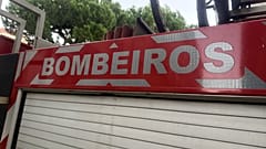 Cerca de 25 veículos das forças de socorro estão no local